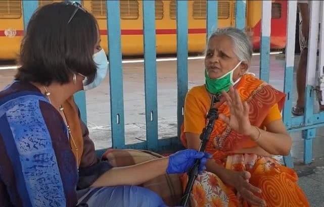 ۋاپاسىز ئوغۇل ساقىيىپلا كېسەل ۋاقتىدا باققان ئانىسىنى ئۆيدىن قوغلاپ چىقاردى