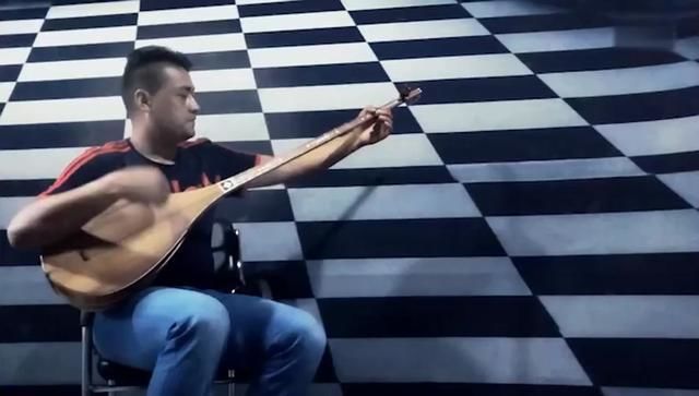 مۇنداق مۇڭلىنىپ باقمىغىلى بەك ئۇزاق بوپتىكەن