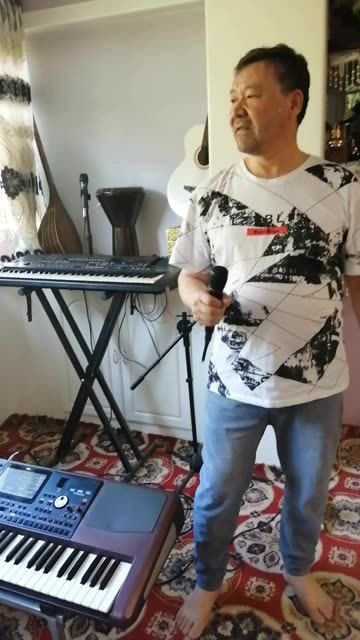 ئەخمەت ئېلىكامنىڭ بۇ ناخشىسىمۇ ئېسىل ھە!