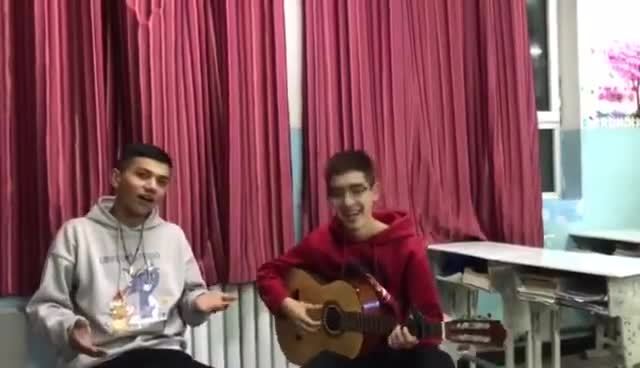 زەپ ئاجايىپ خۇمالىق كۆزۈڭگە كۆيدۈم